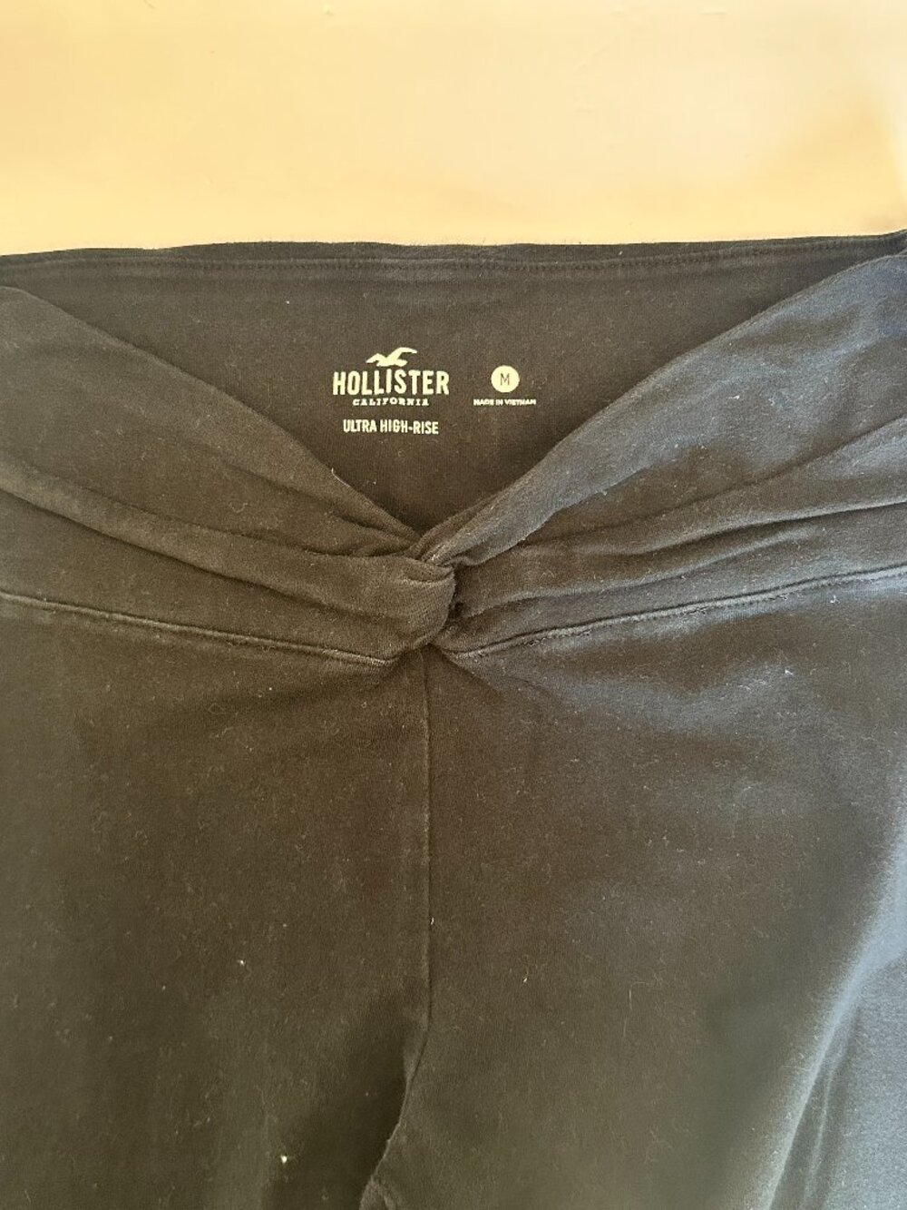 Hollister Ultra High Rise Flare Leggings Cinched V Waist Yoga Y2K Coquette M
